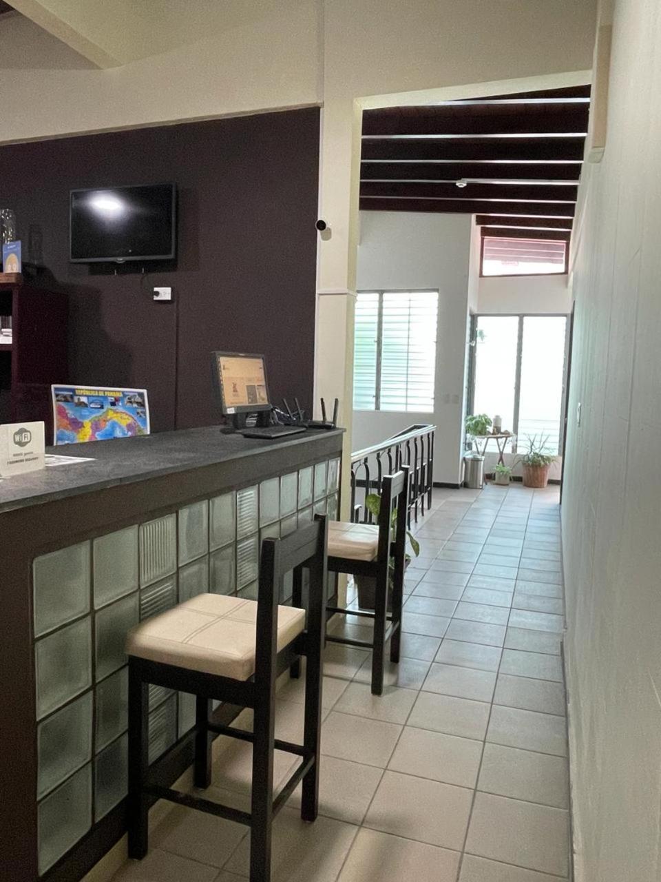 Hostal El Prado Panama City Ngoại thất bức ảnh