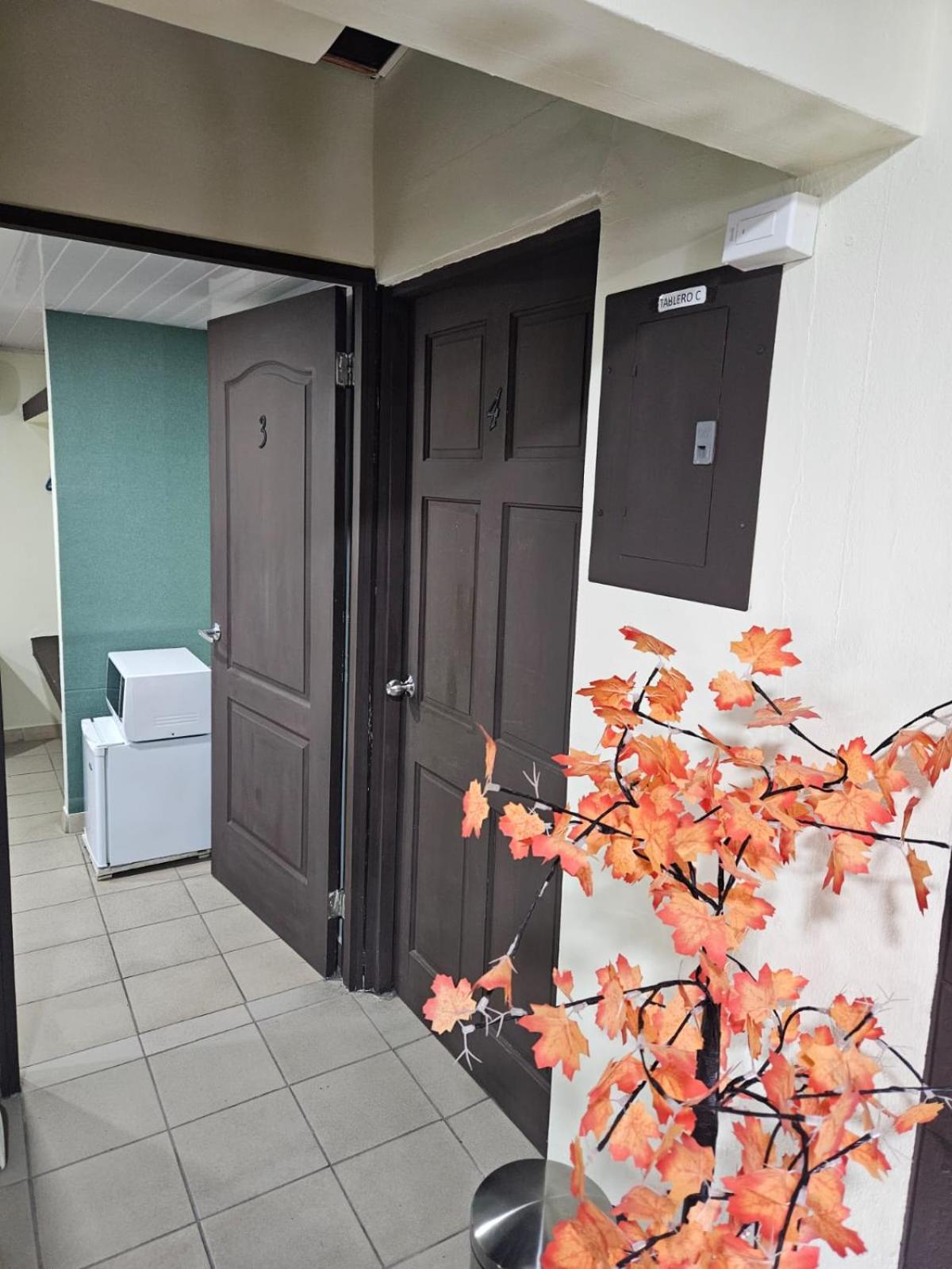 Hostal El Prado Panama City Ngoại thất bức ảnh