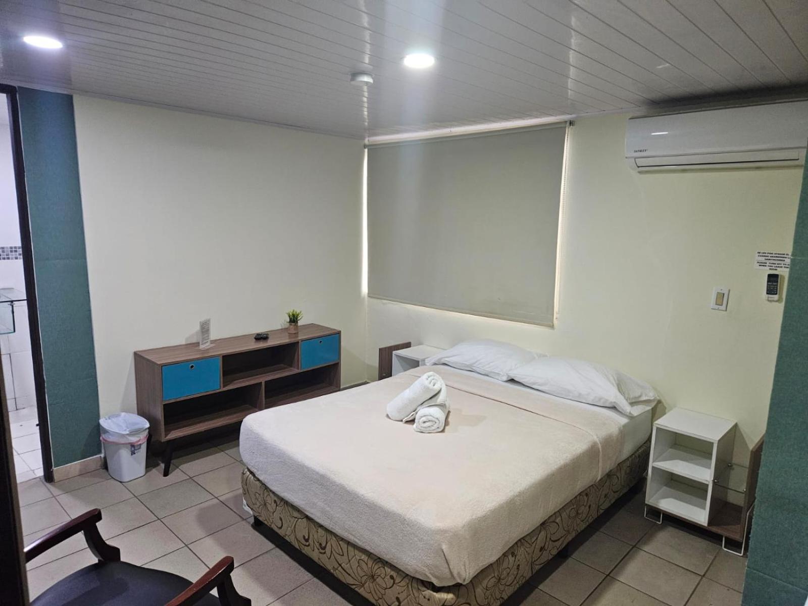 Hostal El Prado Panama City Ngoại thất bức ảnh